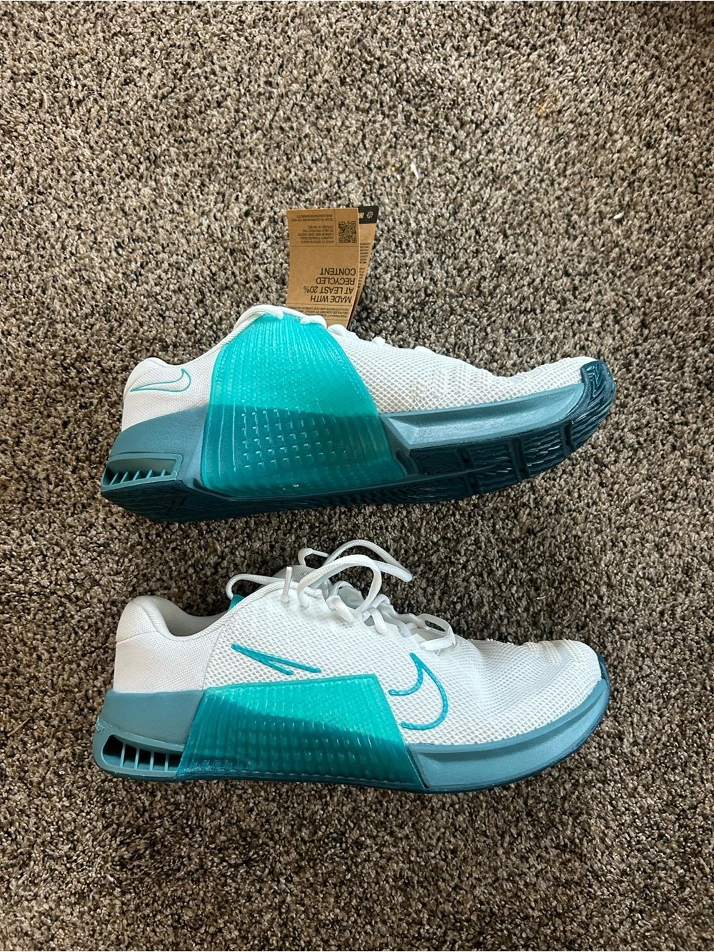 Nike Men’s White & Teal Training Shoes